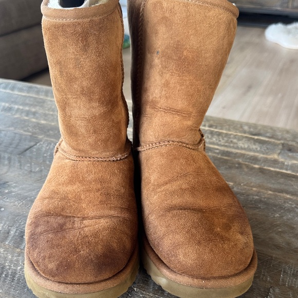 UGG Classic Tan Suede Boots - Picture 1 of 6